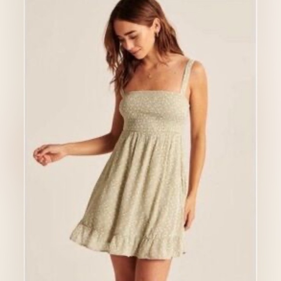 Abercrombie and fitch dress size med has pockets home is smog free - Picture 1 of 10